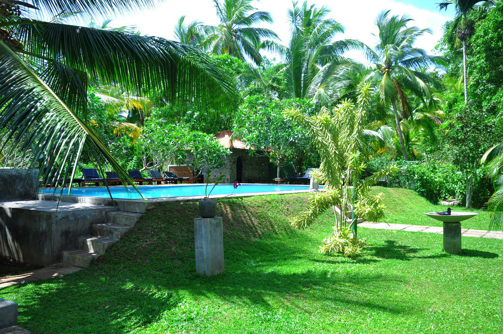 Shangri-lanka Villa Bentota Exteriör bild