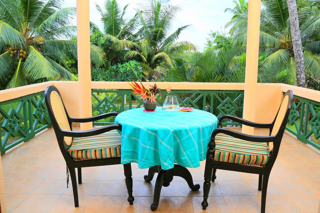 Shangri-lanka Villa Bentota Exteriör bild